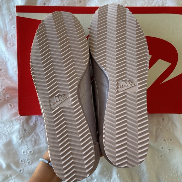 Brand New Nike Cortez Sneakers (Women’s Size US 7.5) - Picture 4 of 6